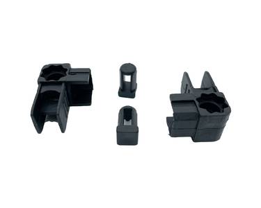 Комплект аксессуаров (2 угла, 2 направляющих, 2 заглушки) для узкой серии 18 мм порогового профиля (черный, RAL9005) Изображение