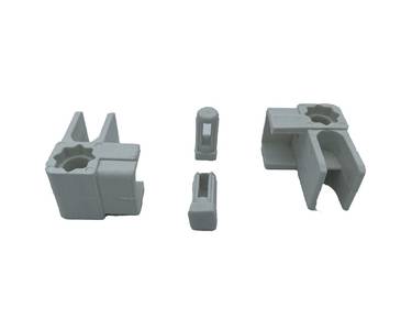 Комплект аксессуаров (4 угла, 2 направляющих, 2 заглушки) для широкой серии 28 мм порогового профиля (белый, RAL9016) Изображение