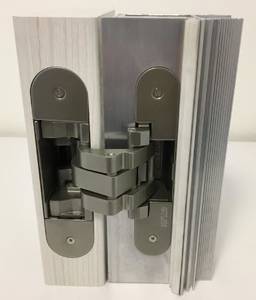 Петля скрытая OTLAV для компланарных дверей, универсальная, 3D, 130x32/25 мм, 60 кг, цамак и алюминий, с 4 накладками и 4 винтами для крепления накладок, никель матовый Изображение 6