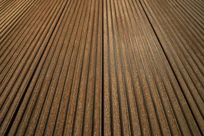 Террасная доска двухсторонний Комфорт крупный вельвет с брашингом/текстура дерева шоколад25х145х6000 мм (0.87 кв.м.) Изображение 5