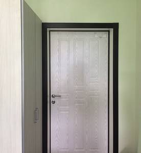 Угловая накладка для дверного наличника QUNELL (U=81 мм, темный дуб) Изображение 2
